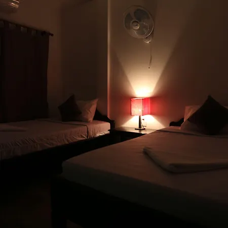 Pool Party Hostel-2